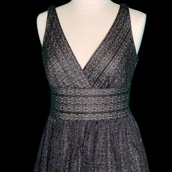 Maggie London - Picture 2 of 7